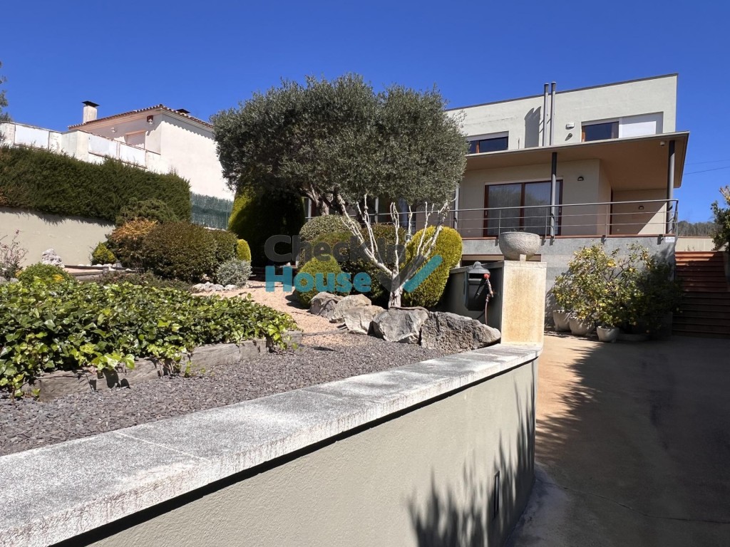 Casa-Chalet en Venta en Cassa De La Selva Girona - foto 2