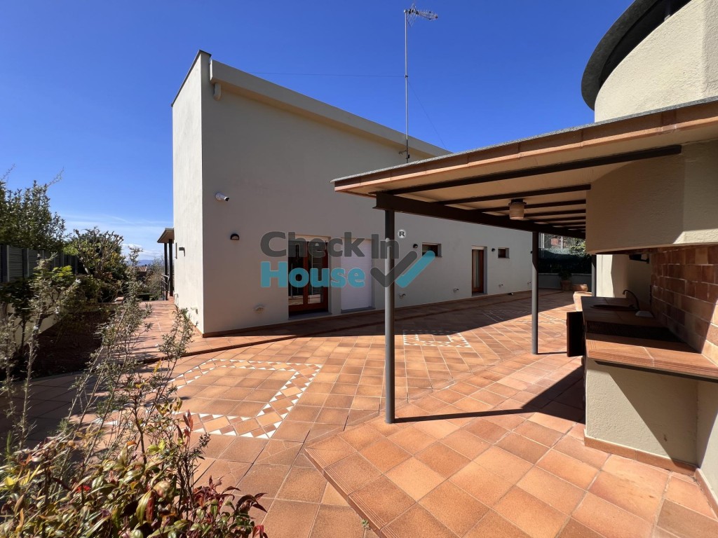 Casa-Chalet en Venta en Cassa De La Selva Girona - foto 17