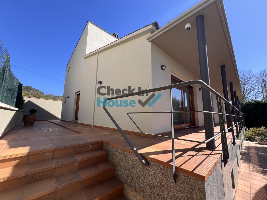 Casa-Chalet en Venta en Cassa De La Selva Girona - foto 9