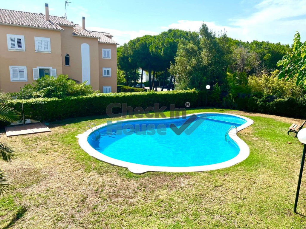 Adosada en Alquiler en Sant Feliu De Guixols Girona - foto 2