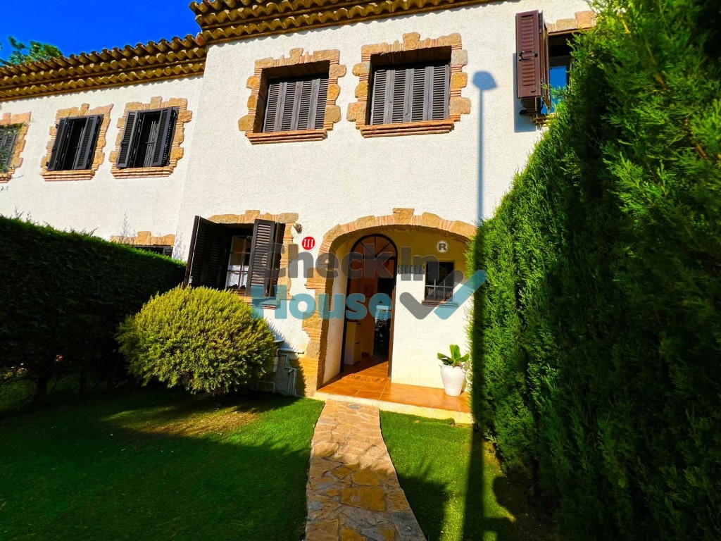 Adosada en Alquiler en Sant Feliu De Guixols Girona - foto 3