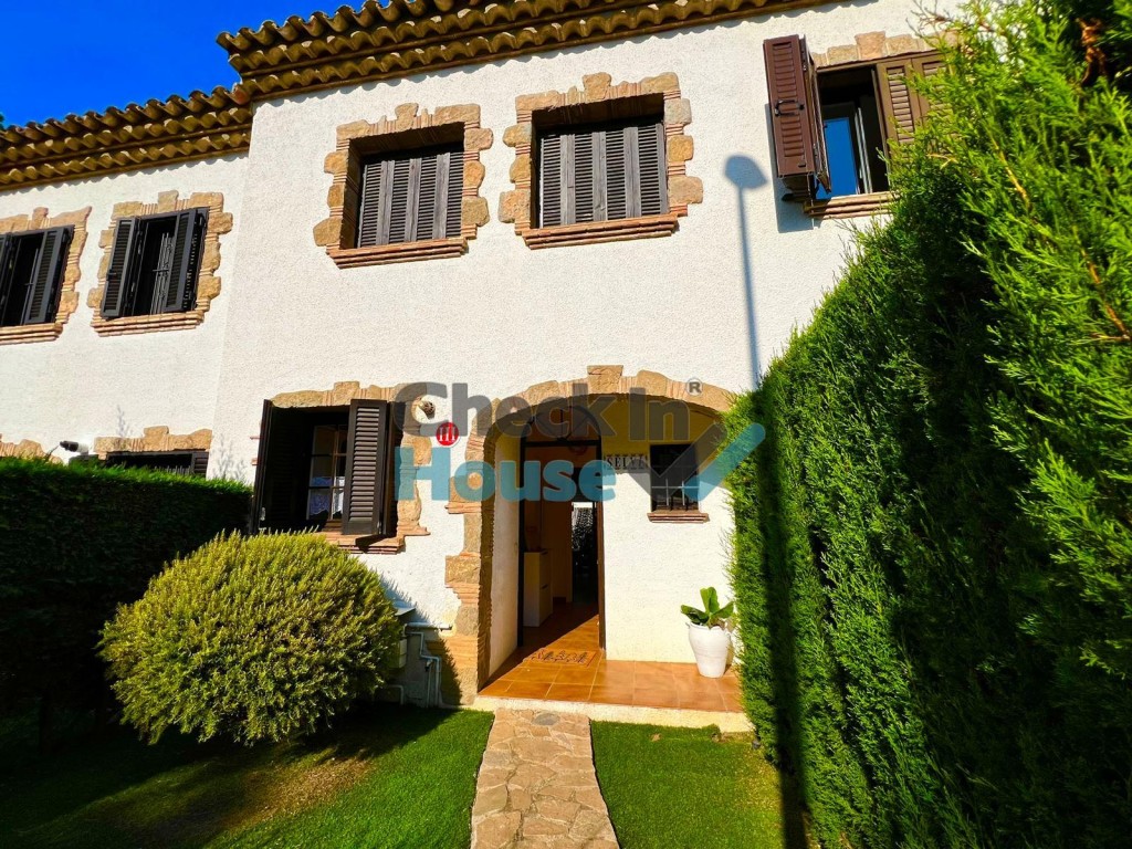 Adosada en Alquiler en Sant Feliu De Guixols Girona - foto 5
