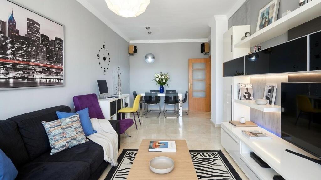 Apartamento en planta baja con gran terraza - foto 3