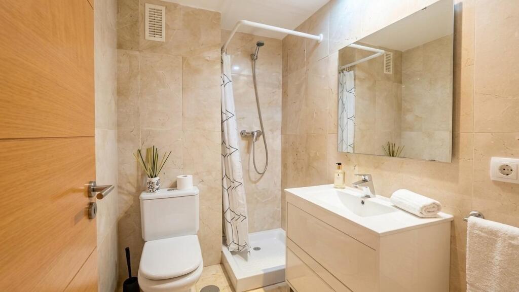 Apartamento en planta baja con gran terraza - foto 8