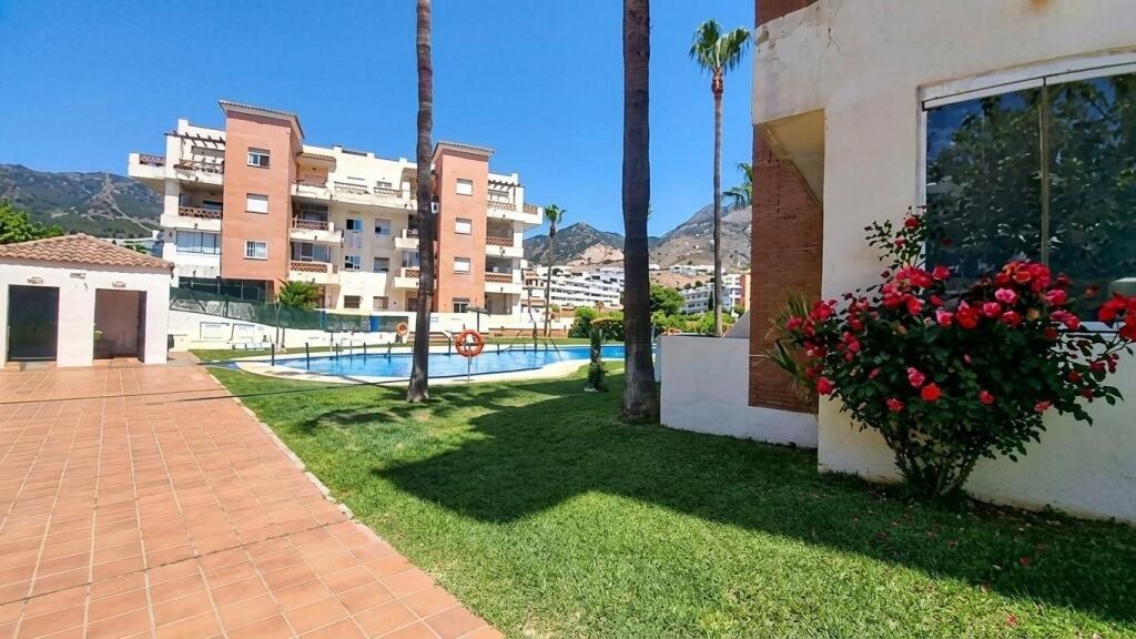 Apartamento en planta baja con gran terraza - foto 9