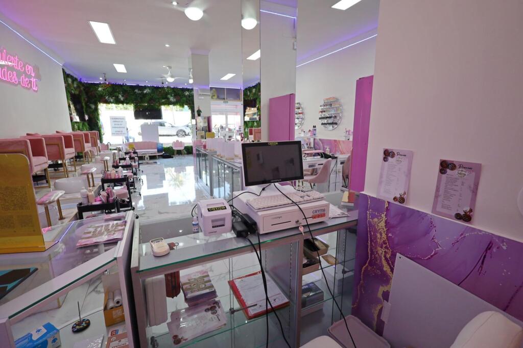 Traspaso y alquiler de negocio de Spa y belleza en el centro - foto 14