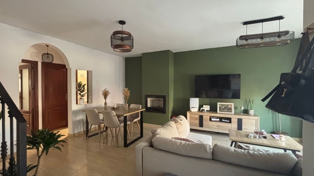 Adosada en Venta en Almayate Bajo Málaga - foto 2