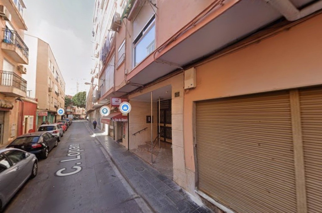 Piso en Venta en Almería Almería - foto 2