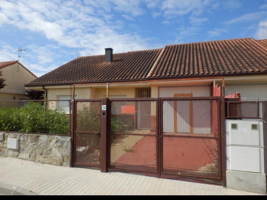 Casa-Chalet en Venta en Noves Toledo