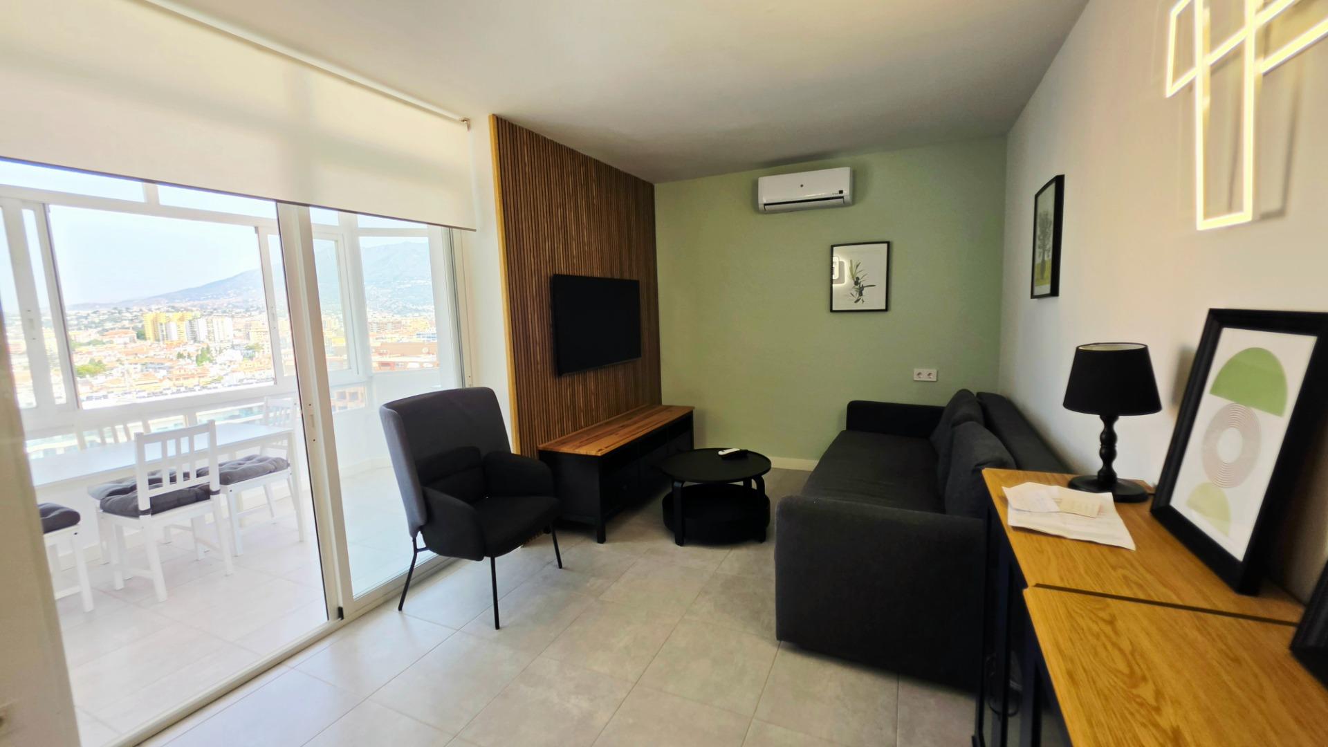 Apartamento de 1 dormitorio Puerto deportivo de Fuengirola a - foto 2