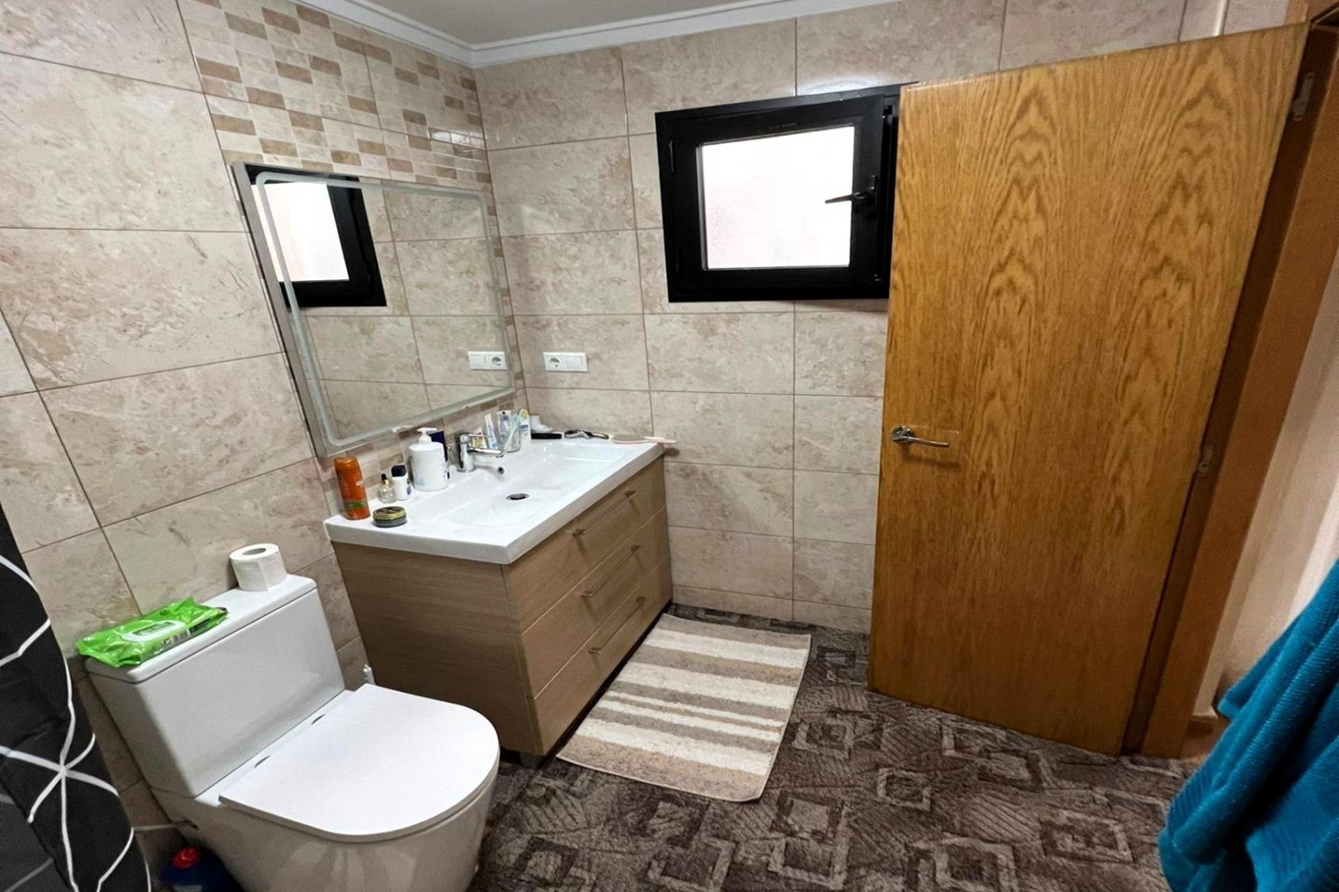 Apartamento moderno y espacioso (aprox. 91 m2 - 3.ª planta)  - foto 18