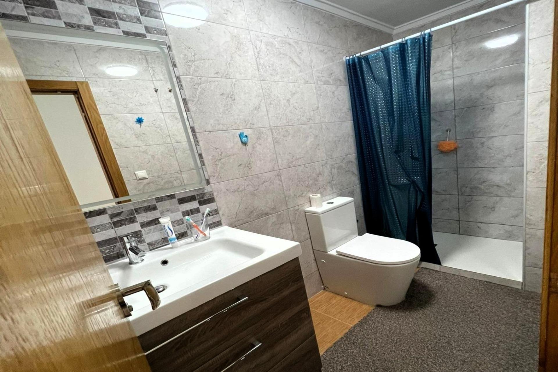 Apartamento moderno y espacioso (aprox. 91 m2 - 3.ª planta)  - foto 9
