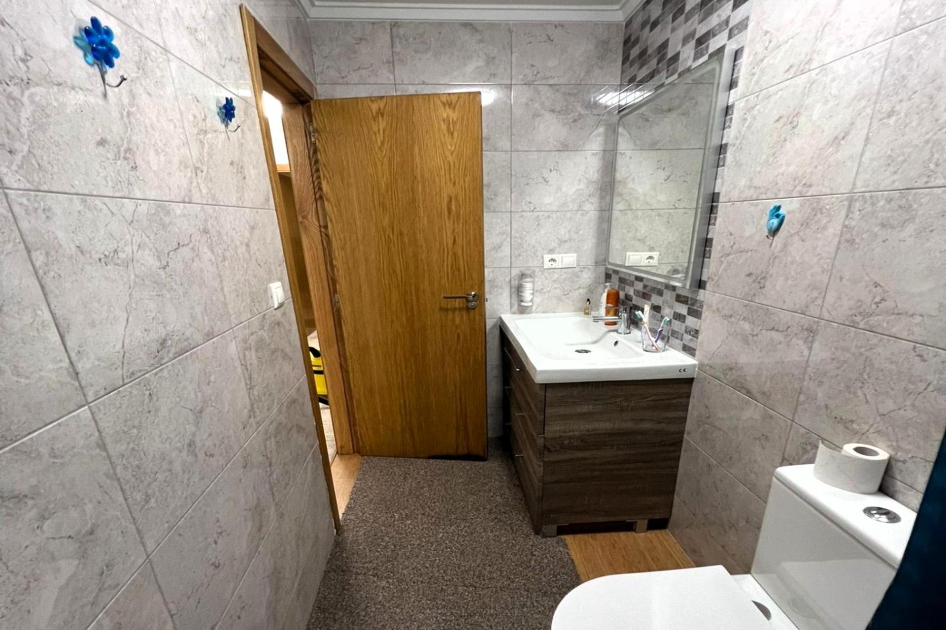 Apartamento moderno y espacioso (aprox. 91 m2 - 3.ª planta)  - foto 10