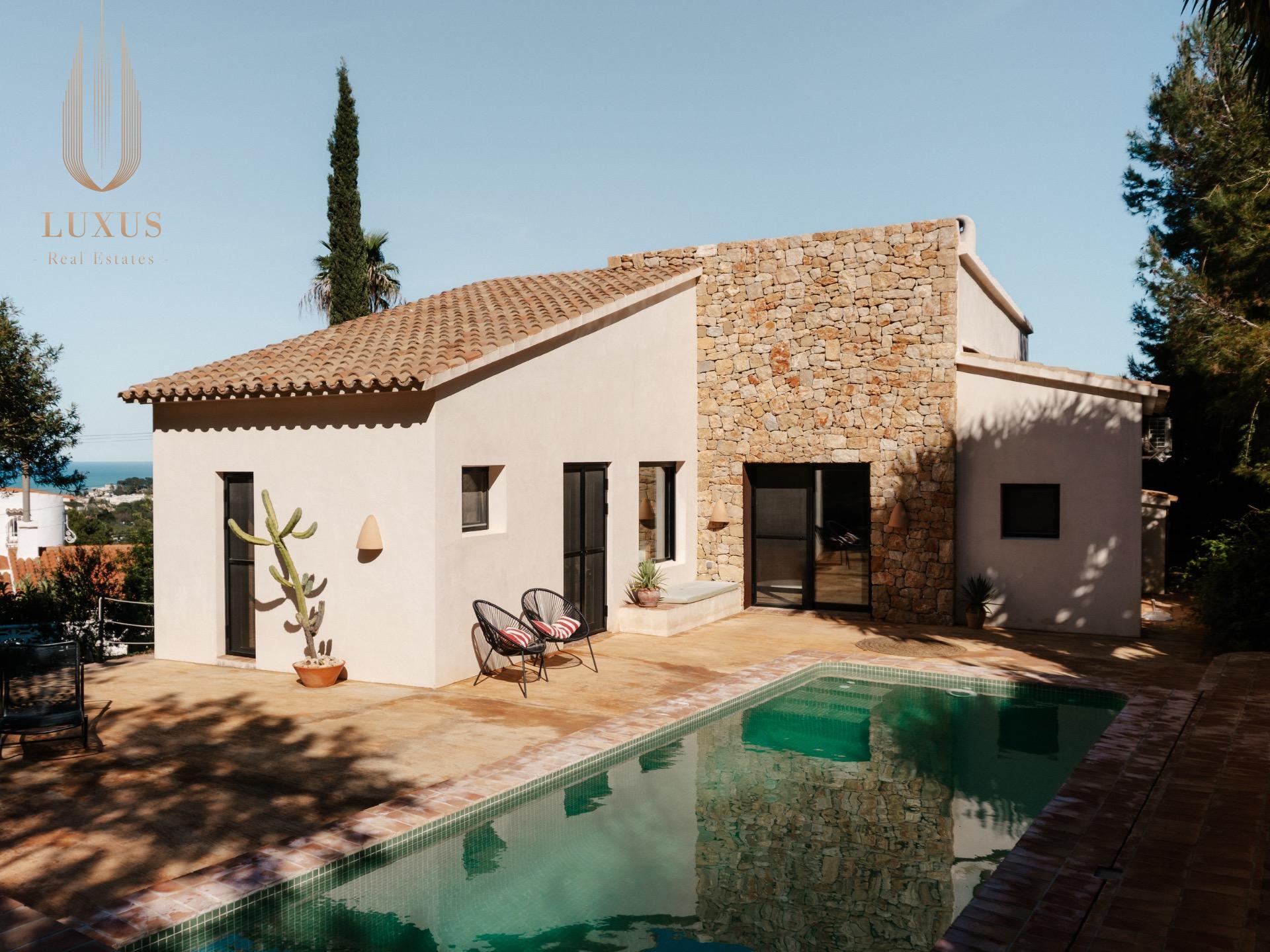 Exclusiva villa de una sola planta en Dénia con impresionant