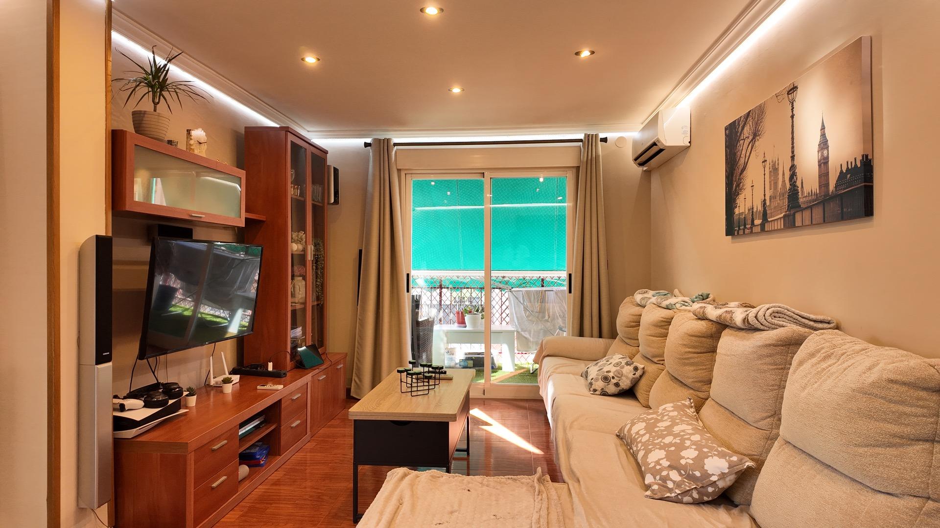Amplio Apartamento en Santa Pola, 4 dormitorios a solo 5 Min