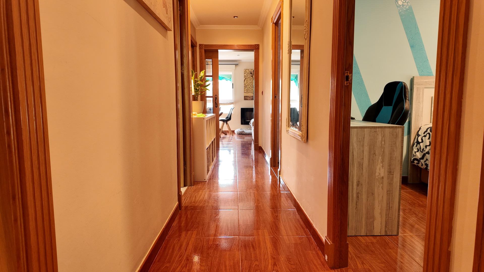 Amplio Apartamento en Santa Pola, 4 dormitorios a solo 5 Min - foto 4