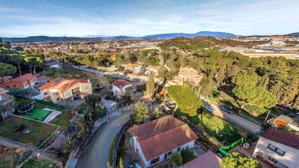 Chalet Independiente en Montornès del Vallès