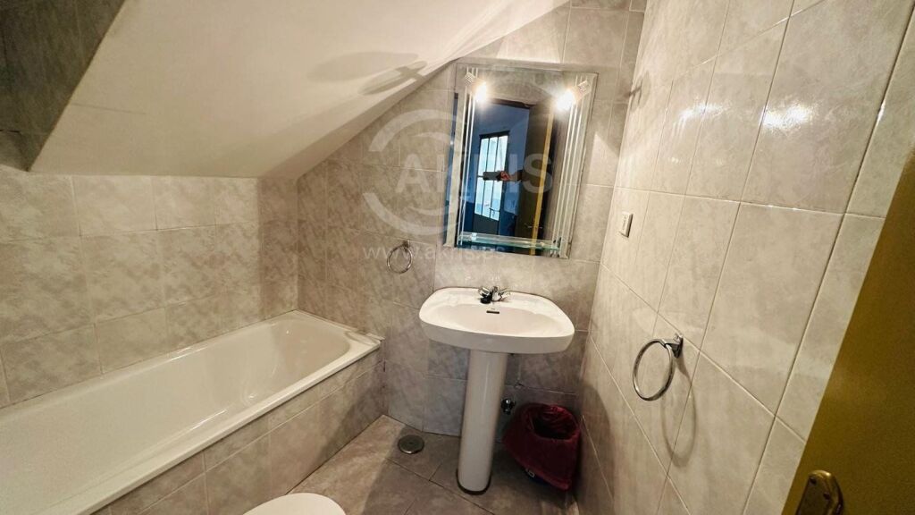 Chalet Independiente en Navahermosa - foto 8