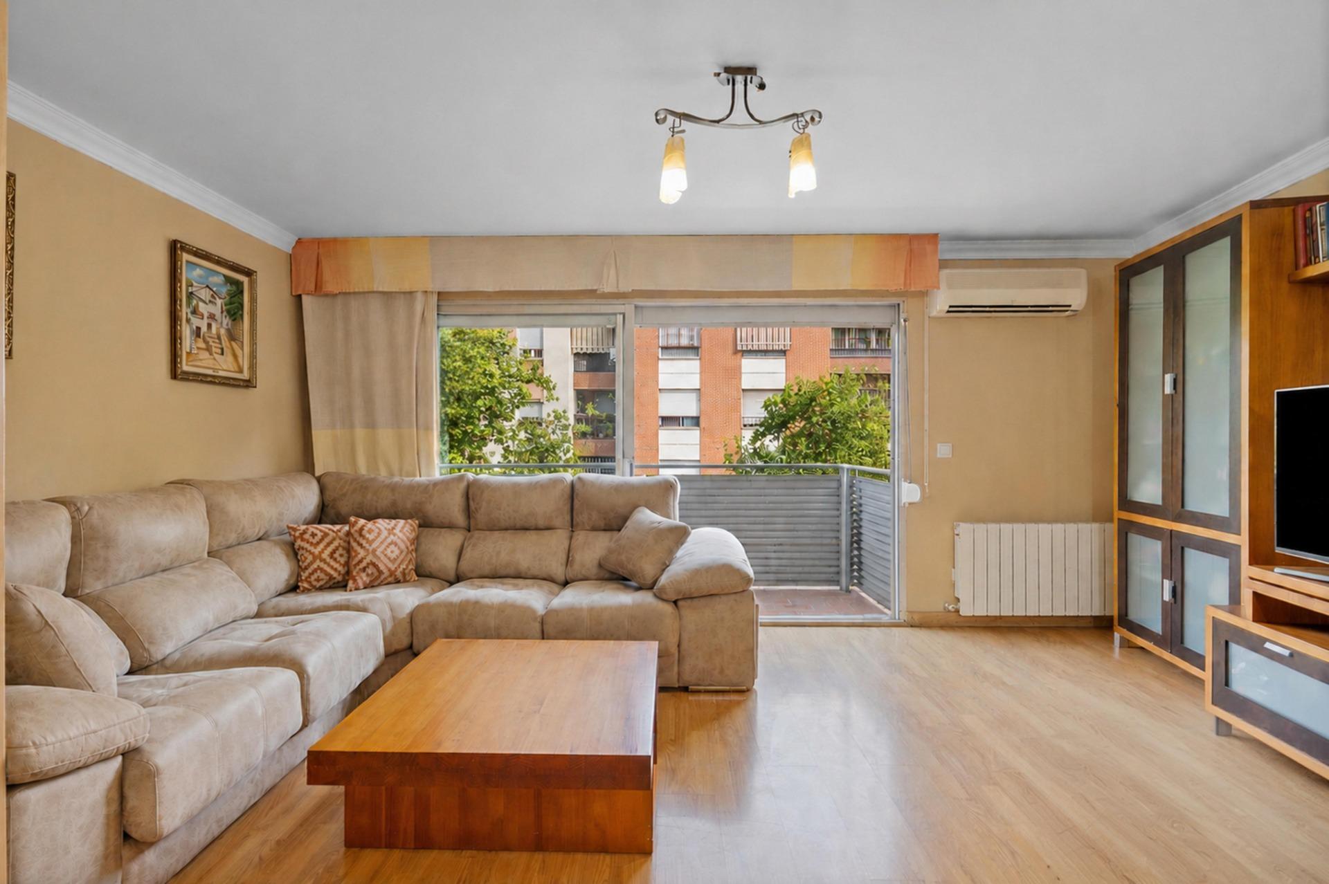 EN VENTA ATICO DÚPLEX CON GRAN TERRAZA JUNTO ESTACIÓN DE AUT