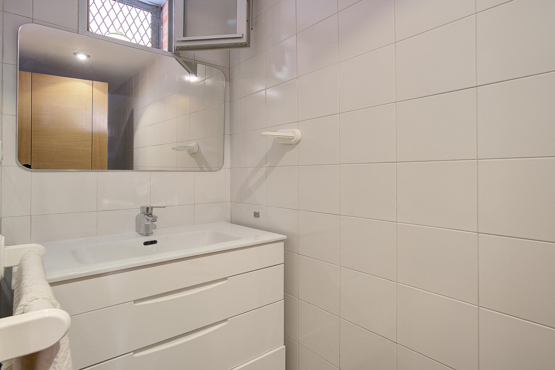 EN VENTA ATICO DÚPLEX CON GRAN TERRAZA JUNTO ESTACIÓN DE AUT - foto 13
