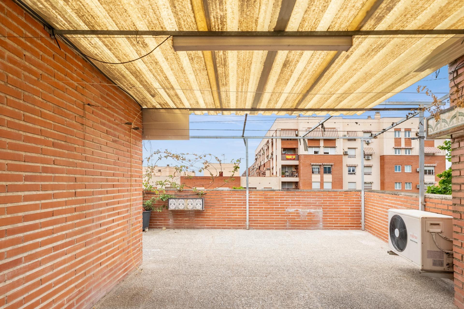EN VENTA ATICO DÚPLEX CON GRAN TERRAZA JUNTO ESTACIÓN DE AUT - foto 15