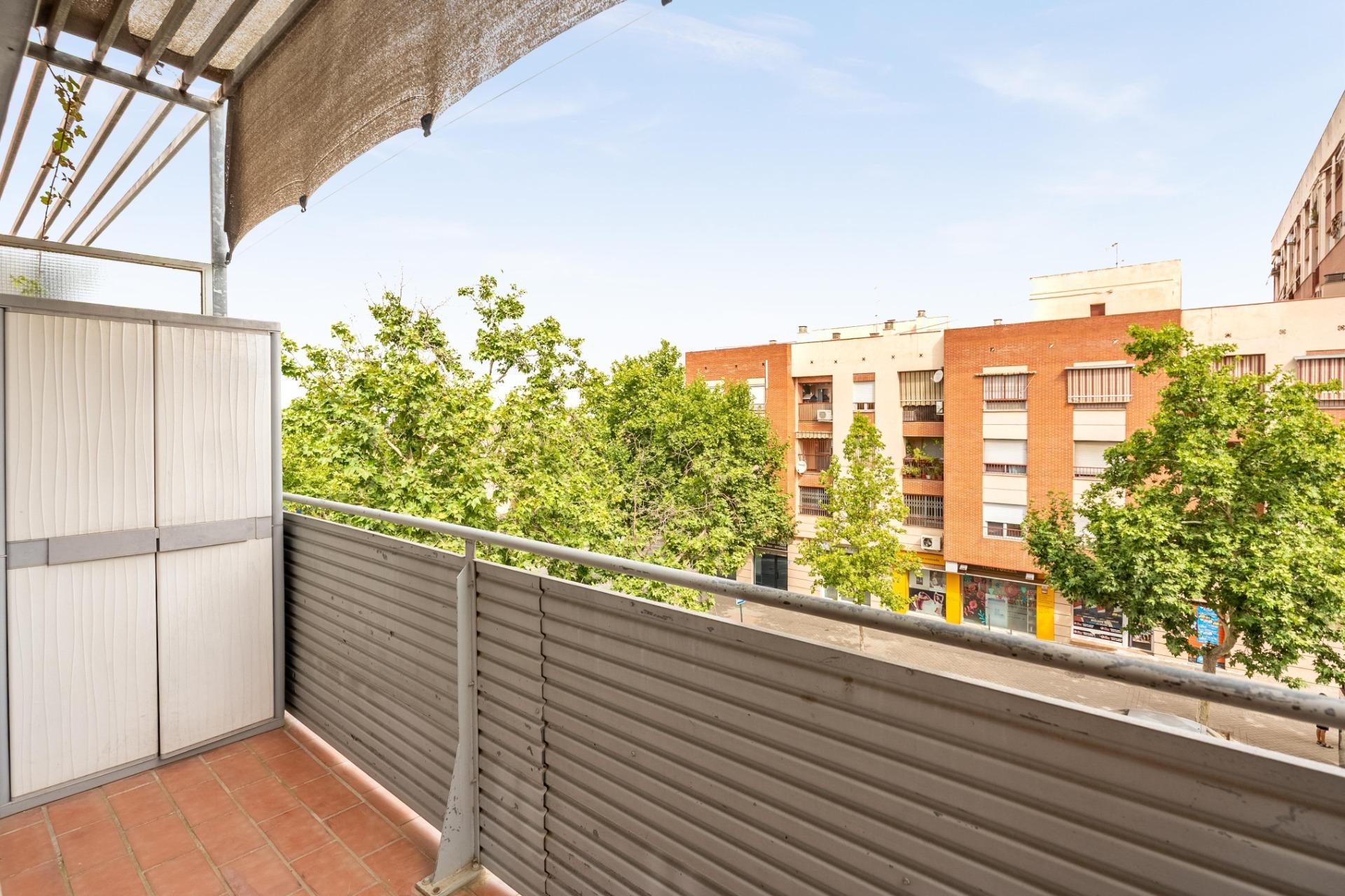 EN VENTA ATICO DÚPLEX CON GRAN TERRAZA JUNTO ESTACIÓN DE AUT - foto 16
