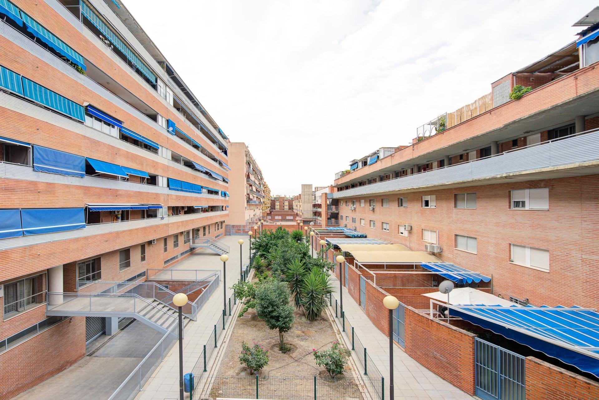 EN VENTA ATICO DÚPLEX CON GRAN TERRAZA JUNTO ESTACIÓN DE AUT - foto 17