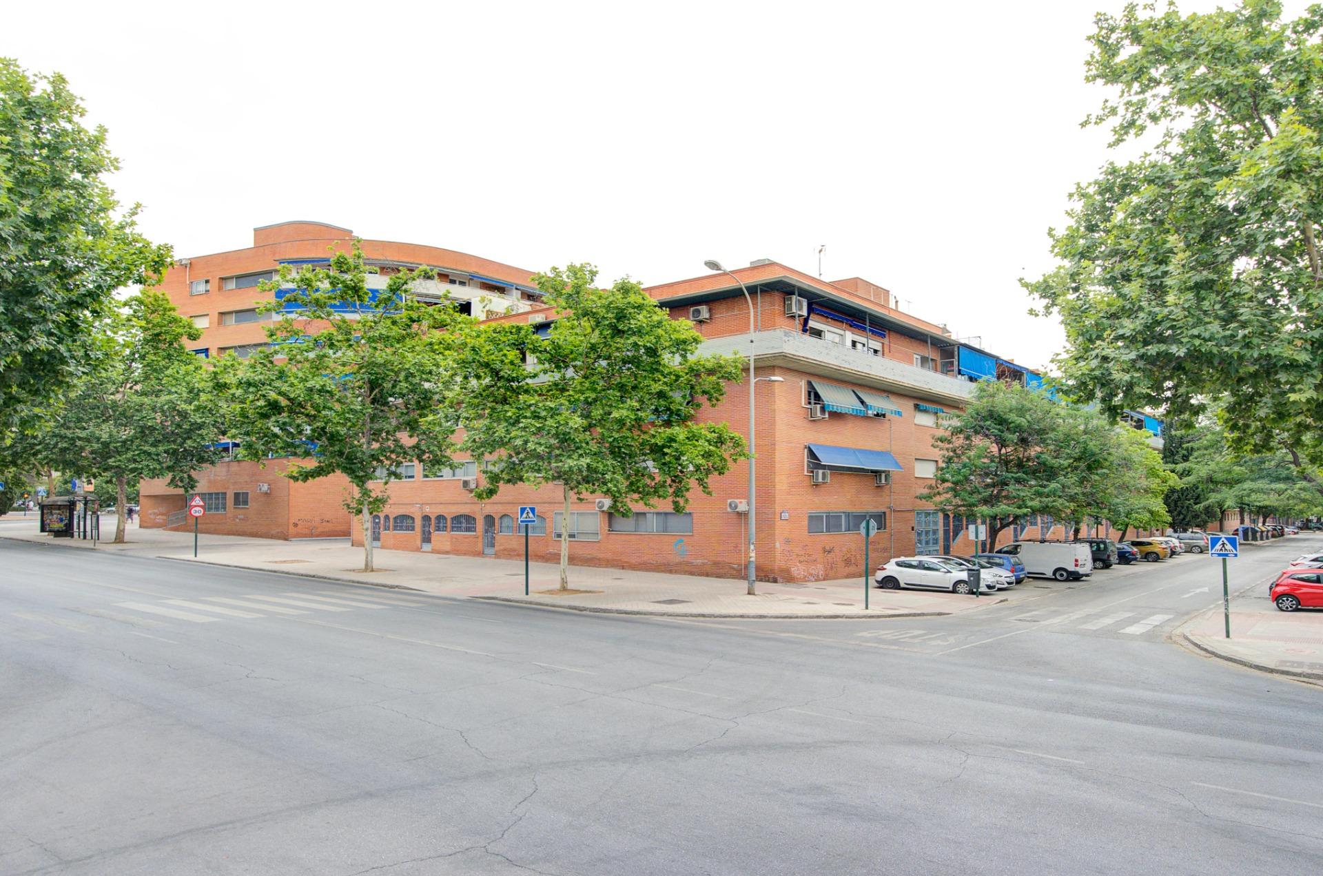 EN VENTA ATICO DÚPLEX CON GRAN TERRAZA JUNTO ESTACIÓN DE AUT - foto 21