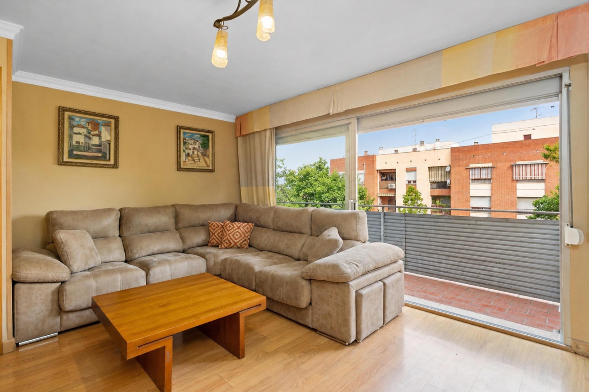 EN VENTA ATICO DÚPLEX CON GRAN TERRAZA JUNTO ESTACIÓN DE AUT - foto 4