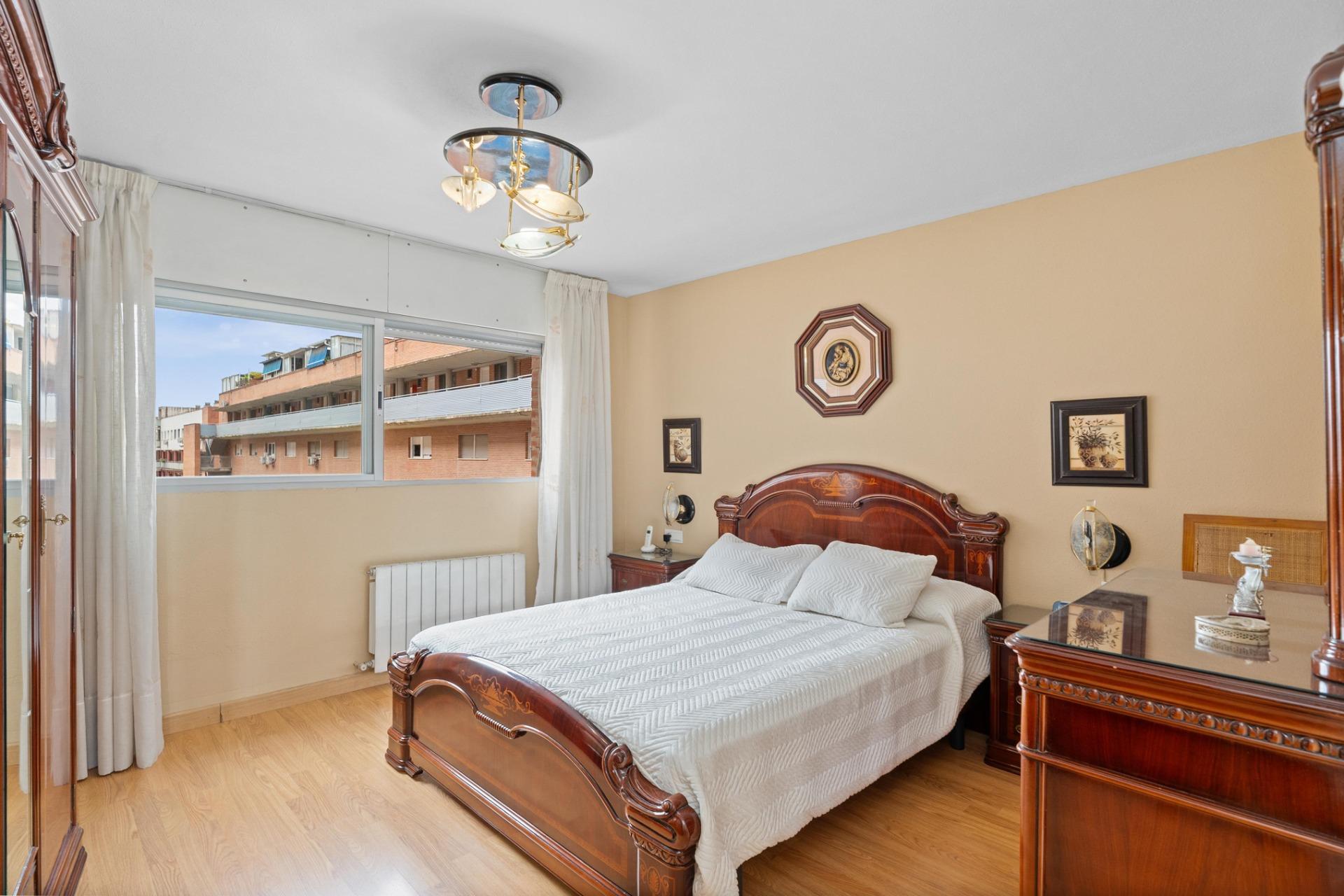 EN VENTA ATICO DÚPLEX CON GRAN TERRAZA JUNTO ESTACIÓN DE AUT - foto 8