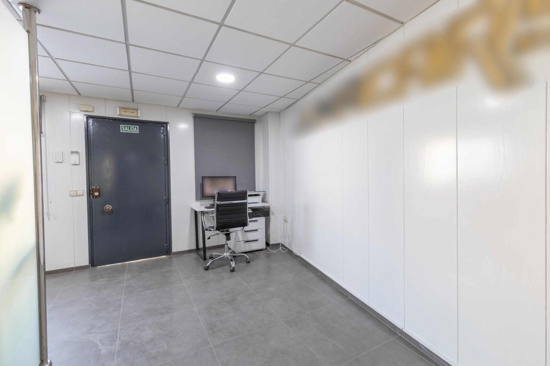 Nave industrial en venta en Atarfe (Granada) | 757 m2 constr - foto 15