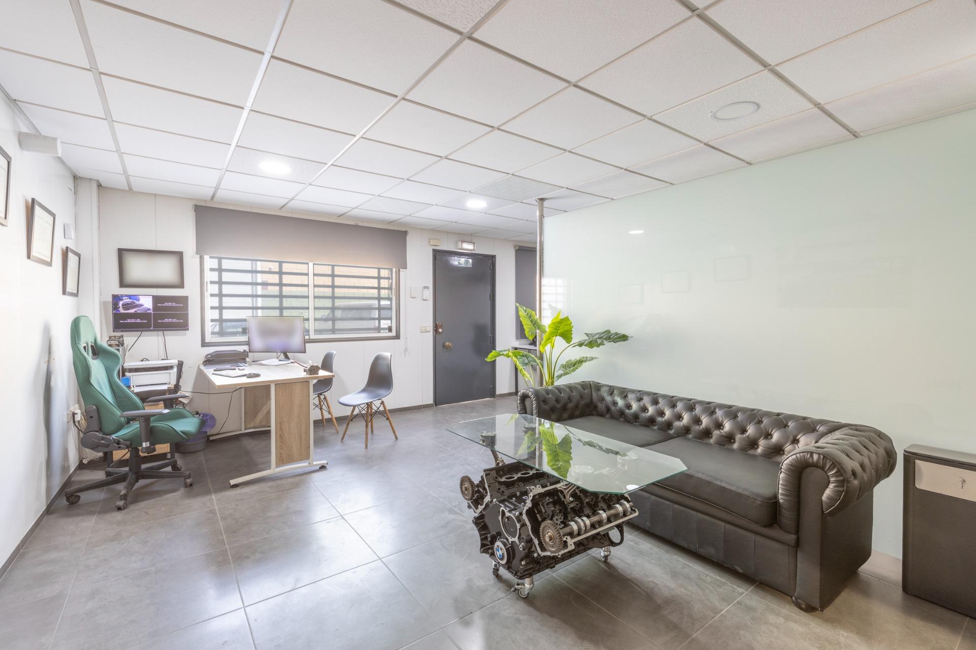 Nave industrial en venta en Atarfe (Granada) | 757 m2 constr - foto 16