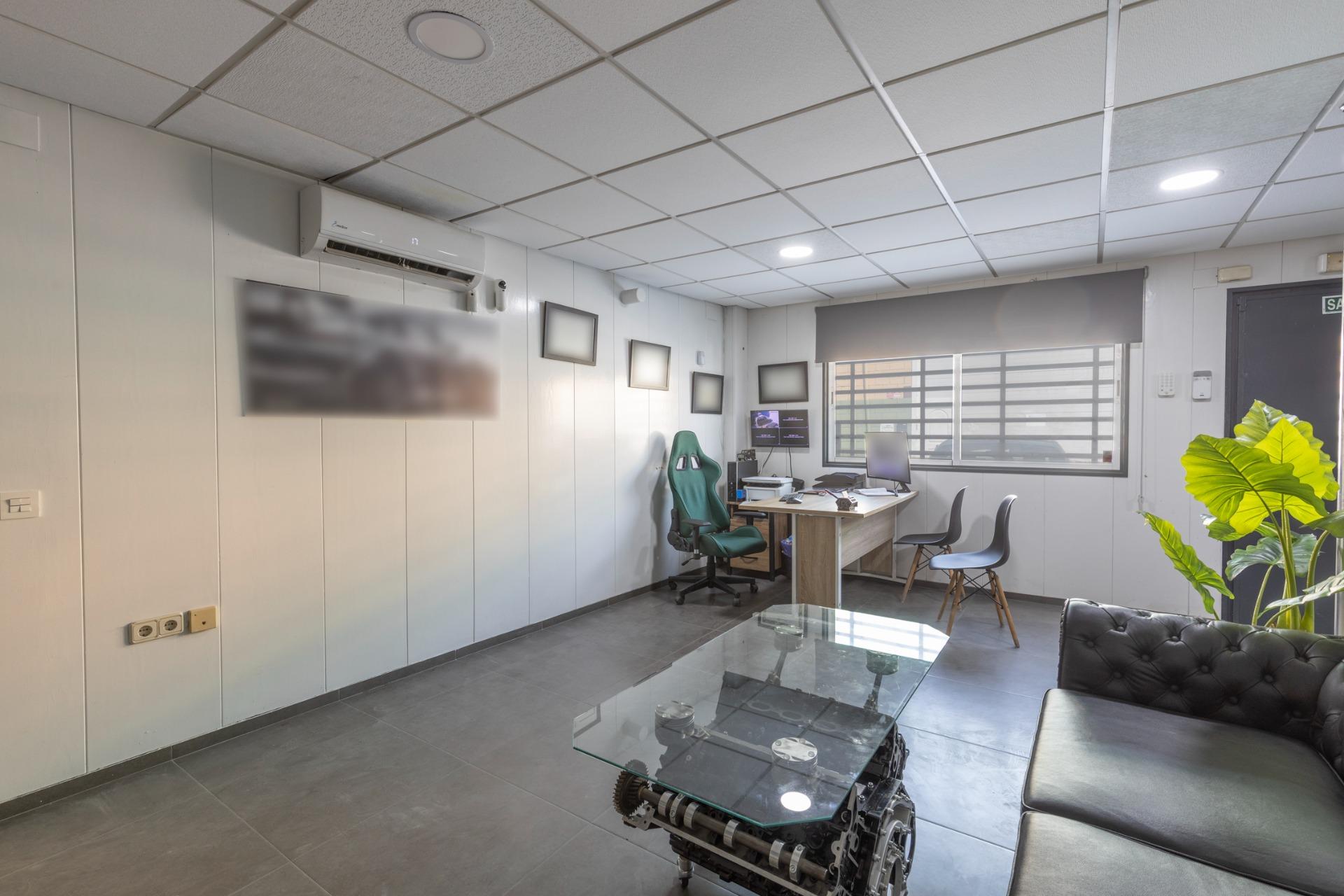 Nave industrial en venta en Atarfe (Granada) | 757 m2 constr - foto 17