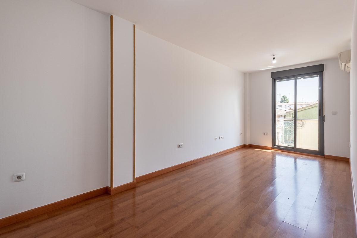 Piso en ubicación TOP en Armilla: metro, servicios y máxima  - foto 2