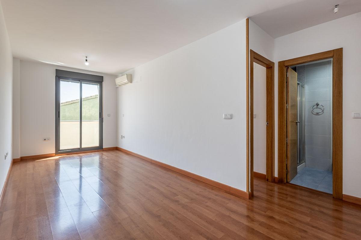 Piso en ubicación TOP en Armilla: metro, servicios y máxima  - foto 3