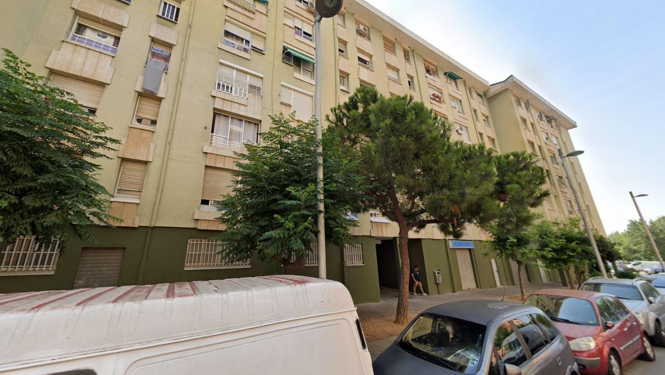 Se vende piso OKUPA en Calle Riu Llobregat 8 de Tarragona (T - foto 3