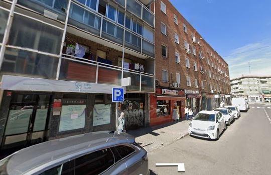 SE VENDE local comercial OKUPA en C Jilguero  de Madrid - foto 3