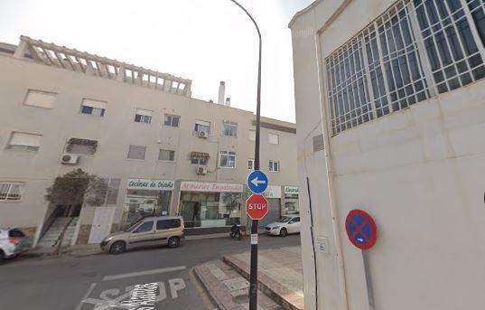 SE VENDE piso OKUPA en C LOS ALAMOS 1 de Armilla - foto 2