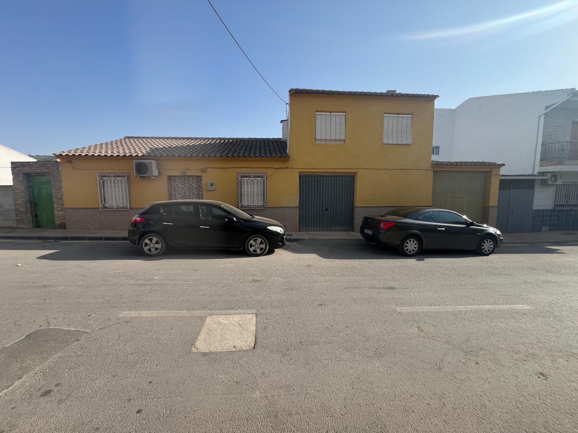 Spacious Townhouse in Zagra