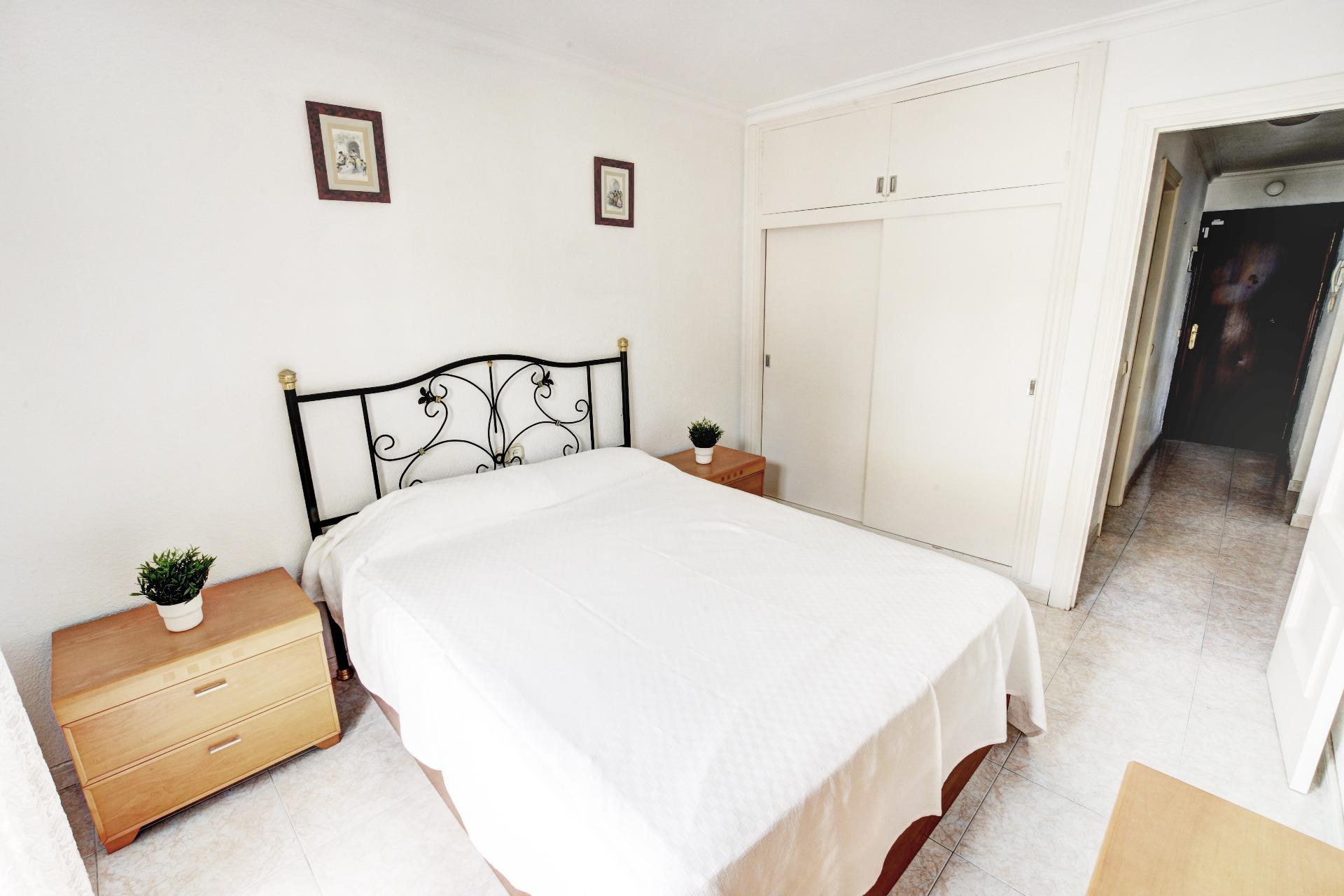 Apartamento de 1 Dormitorio en el centro de Arroyo de la Mie - foto 10