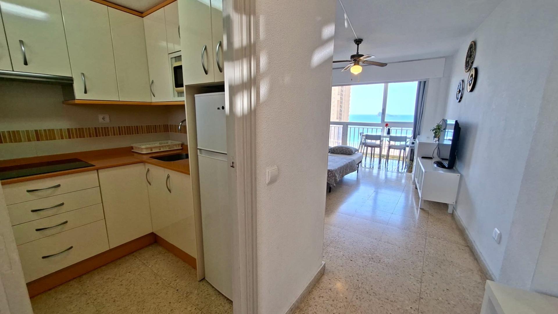 APARTAMENTO EN SEGUNDA LÍNEA DE PLAYA ( A200 MTS DEL MAR ) - foto 9