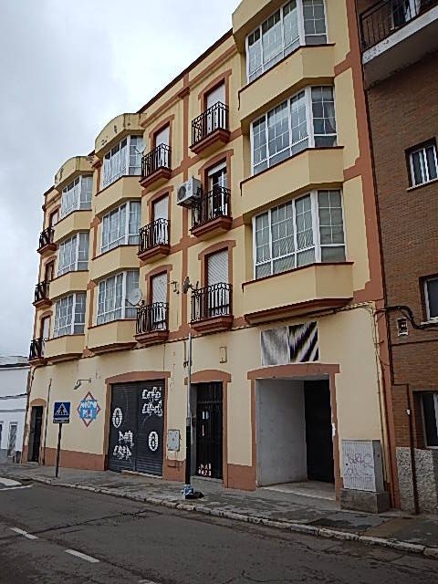 Local comercial en Venta en Montijo Badajoz - foto 2