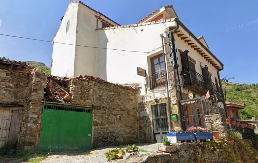 Casa-Chalet en Venta en Cremenes León