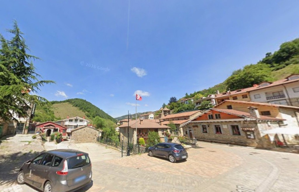 Casa-Chalet en Venta en Cremenes León - foto 2