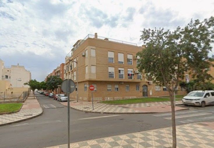 Piso en Venta en Roquetas De Mar Almería - foto 2