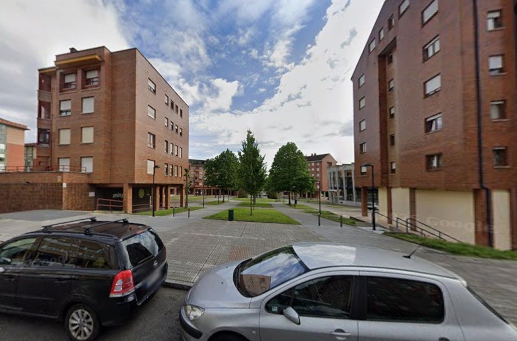 Piso en Venta en Oviedo Asturias - foto 2