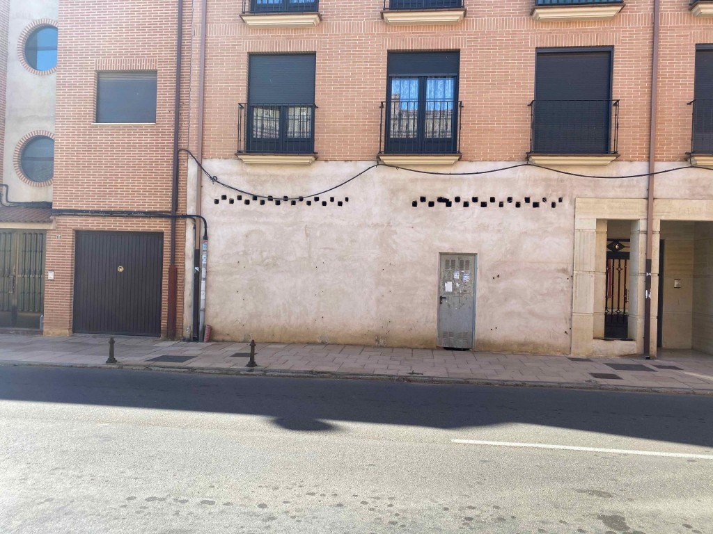 Local comercial en Venta en Sahagun León - foto 4