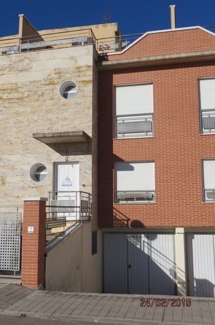 Casa-Chalet en Venta en Carrion De Calatrava Ciudad Real - foto 2