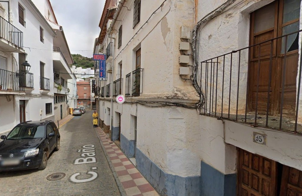 Edificio Viviendas en Venta en Fuencaliente Ciudad Real - foto 2