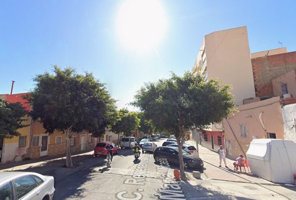 Piso en Venta en Almería Almería - foto 3